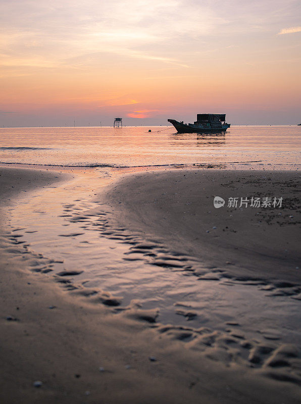 湄公河三角洲，天江省，Tan Thanh冲积海的日出